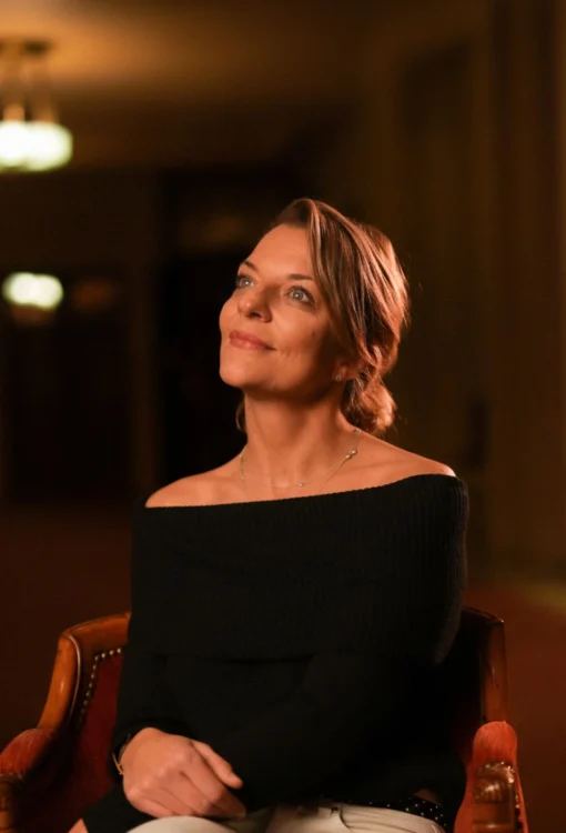 Portrait de Julia Neugebauer, Directrice Mécénat, Evènementiel et Partenariats, Théâtre des Champs-Élysées